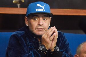 All’asta case, orologi e maglie di Diego Armando Maradona: il ricavato andrà ai 5 figli