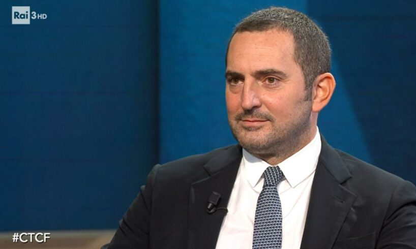 Spadafora (M5S) fa coming out da Fazio: “Sono omosessuale. Da domani forse sarò più felice”