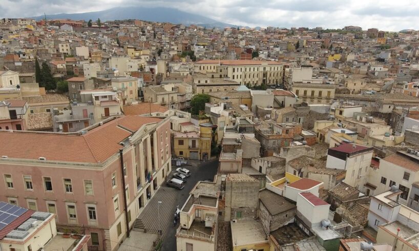 Bronte, 13 non vaccinati degli attuali 28 positivi al covid: il contagio a causa di un momento conviviale