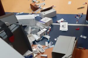 Palermo, donna muore al Pronto Soccorso: i parenti scatenano un putiferio e devastano tutto