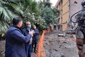 Catania, entro dicembre si conclude la demolizione dell’ex ospedale ‘Santa Marta’: sopralluogo del presidente Musumeci