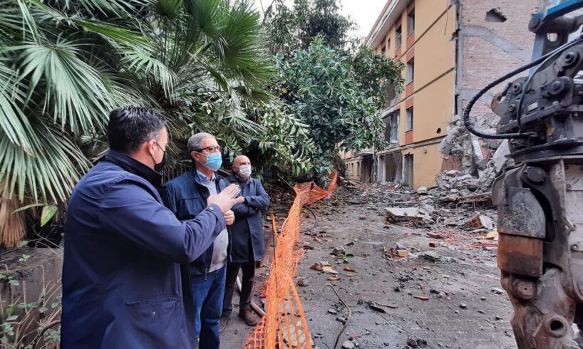 Catania, entro dicembre si conclude la demolizione dell’ex ospedale ‘Santa Marta’: sopralluogo del presidente Musumeci
