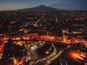 Geografie, le tante Catania in continuo movimento: terra di confine tra il Vulcano e i suoi fiumi