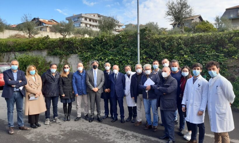 Motta S. Anastasia, concluso il programma ‘terze dosi di vaccino’ per i pazienti con disabilità psichiche: testimonial d’eccezione l’attore Guarneri