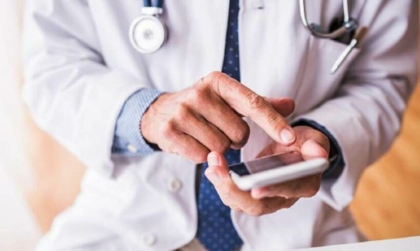 Catania, medico-stalker dell’Asp sospeso dalla professione: molestava una donna
