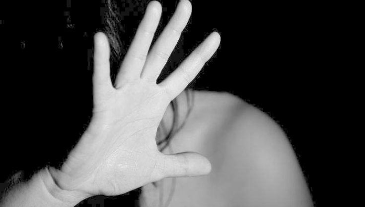 Gela, 14enne abusata sessualmente durante le ore di catechismo: un arresto