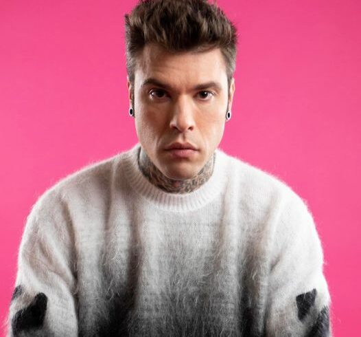 Fedez rassicura: “Entrare in politica? Non accadrà mai. Ne hanno parlato in tanti ma era uno scherzo”