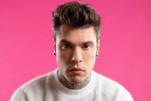 Fedez rassicura: “Entrare in politica? Non accadrà mai. Ne hanno parlato in tanti ma era uno scherzo”