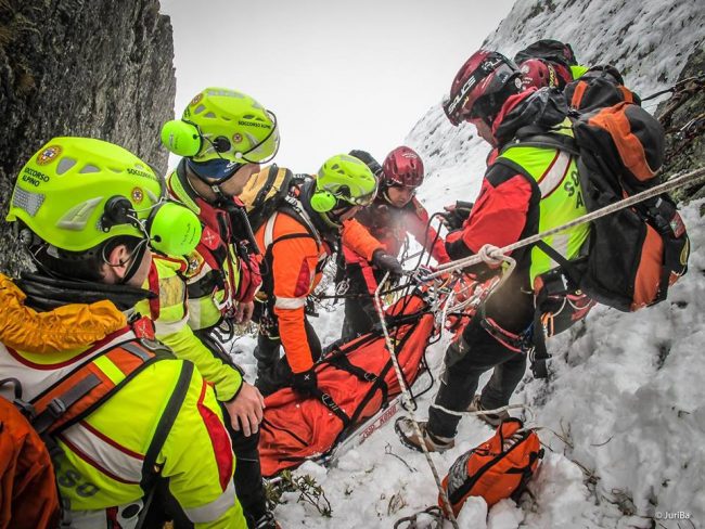 Etna, muore soccorritore del Sass durante intervento di salvataggio: il dolore dei compagni