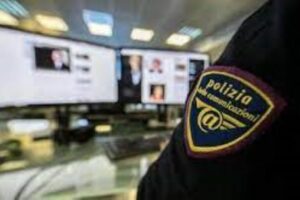 Pedopornografia, Polizia Postale etnea trova centinaia di video con minori in casa di un 33enne siracusano: arrestato