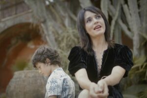 Il desiderio di Carmen Consoli: “Vorrei che mio figlio conoscesse il suo padre naturale”