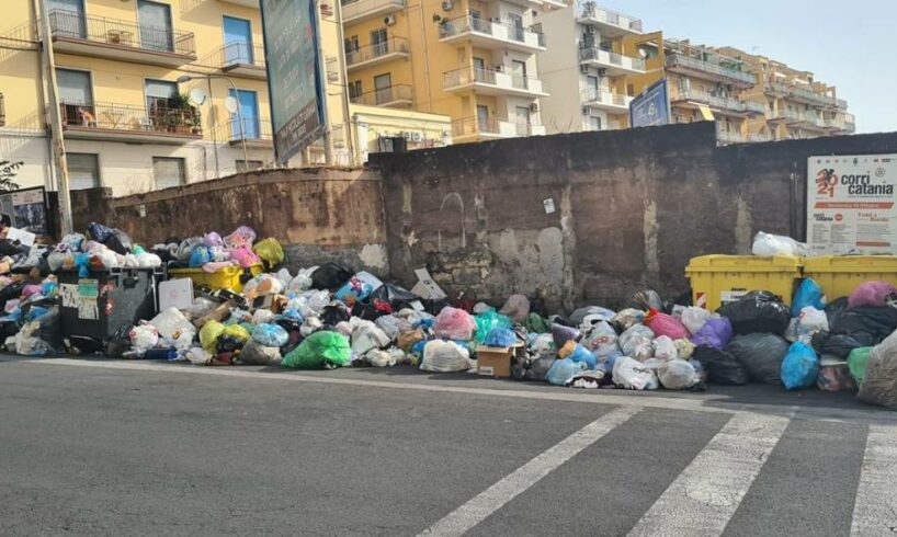 Rifiuti all’estero per i comuni del Catanese che non superano il 65% di raccolta di differenziata. Il sindaco di Biancavilla: “Giusto criterio”