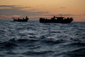 Migranti, barca si capovolge nel Mar Egeo: almeno 16 i morti. C’è anche un bambino