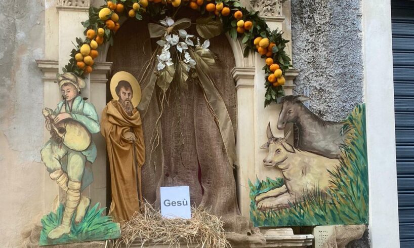 Paternò, rubata la statuetta della Madonna dal presepe dell’edicola di Santa Barbara: nei giorni scorsi il furto del bambinello