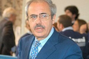 Mafia, rinviata al 7 gennaio l’ultima udienza del processo all’ex governatore Lombardo: chiesti 7 anni e 4 mesi