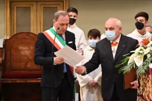 Paternò, nella supplica a Santa Barbara il sindaco critica gli avversari politici: “Illumina le loro menti…”