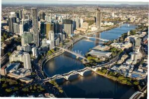 Australia, il Queensland riapre i confini dopo 229 giorni ma solo ai vaccinati: l’80% della popolazione si è immunizzata