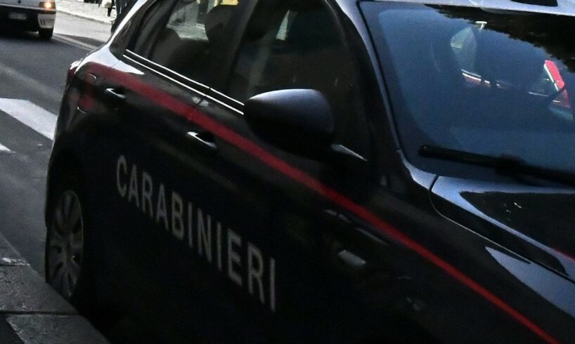 Misterbianco, tre giovani rubano capi per 420 euro nel Centro commerciale ed esibiscono scontrino di appena 3 euro: arrestati