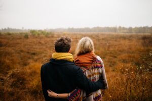 Abitare la natura, abitare l’arte: un recinto bucato tra noi e Dio