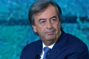 Covid, Burioni: “Non è vero che i vaccinati infettino quanto i non vaccinati. Incidenza massima nei bambini da 0 a 9 anni”