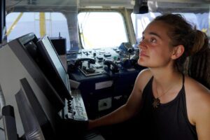 Migranti, Tribunale di Agrigento archivia inchiesta su Carola Rackete: “Agì per adempiere al dovere di salvataggio”