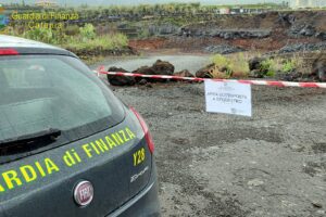 Randazzo, sequestrata cava abusiva sulla colata lavica del 1981: area di 17 mila metri