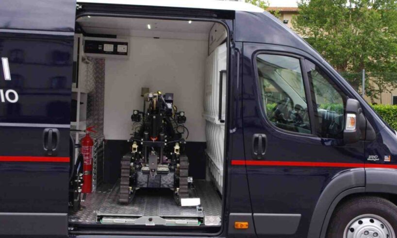 Catania, auto rubata davanti all’abitazione del presidente Musumeci: falso allarme bomba