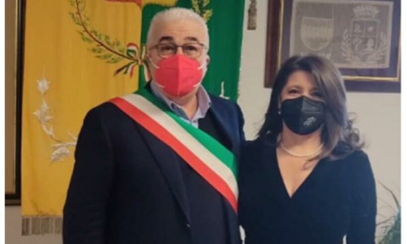 Ragalna, turn-over nella giunta comunale: Maria Rita Vitaliti prende il posto di Rosita Bruno