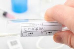 Covid, sintomi lievi per la variante Omicron: stessa conclusione per 3 studi indipendenti