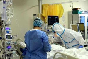 Covid, a Paternò impennata di positivi: 265 contagiati e 11 ospedalizzati. Muore uomo di 67 anni