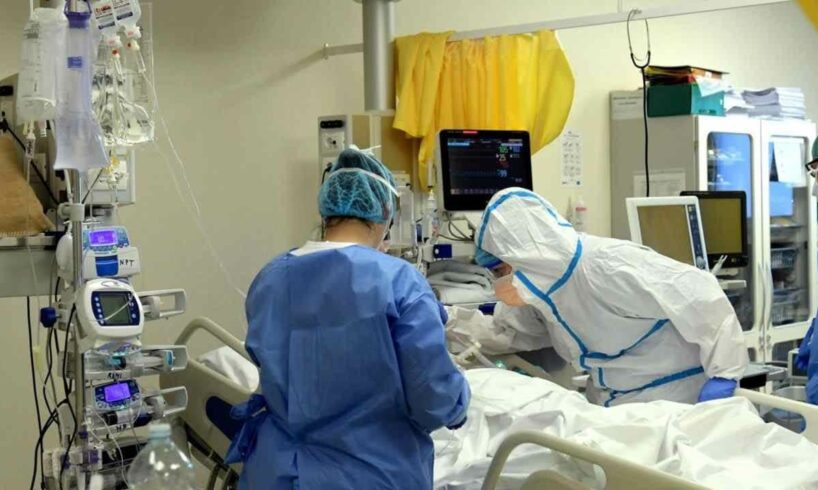 Covid, a Paternò impennata di positivi: 265 contagiati e 11 ospedalizzati. Muore uomo di 67 anni