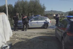Licata, 48enne uccide 4 familiari e poi si suicida: l’ultimo sparo mentre parla con i carabinieri
