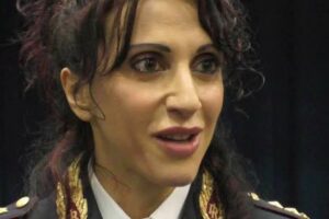 La vicequestore no vax Schilirò posta locandina su Tribunale di Norimberga: “Giustizia inesorabile”