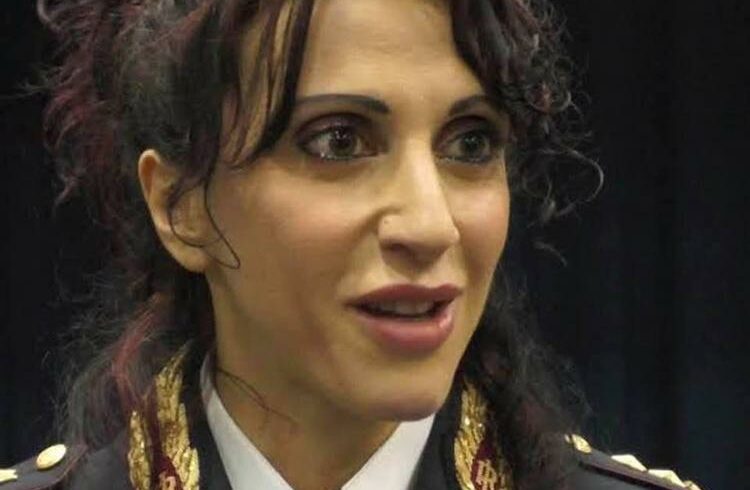 La vicequestore no vax Schilirò posta locandina su Tribunale di Norimberga: “Giustizia inesorabile”