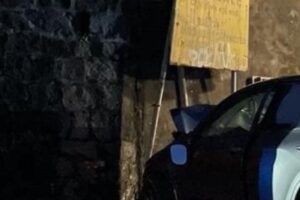 Acireale, in auto si schianta contro un muro: muore donna di 62 anni di Modena