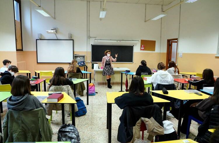 Scuola, in Sicilia riapertura rinviata di 3 giorni: accolti i rilievi di 200 sindaci