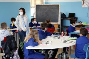 Scuola, in Italia si riparte in ordine sparso. Musumeci: “Roma si convinca che Dad è necessaria in questo contesto”