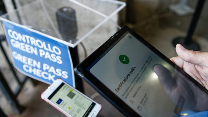 Ancona, Green Pass falsi: 50 misure cautelari