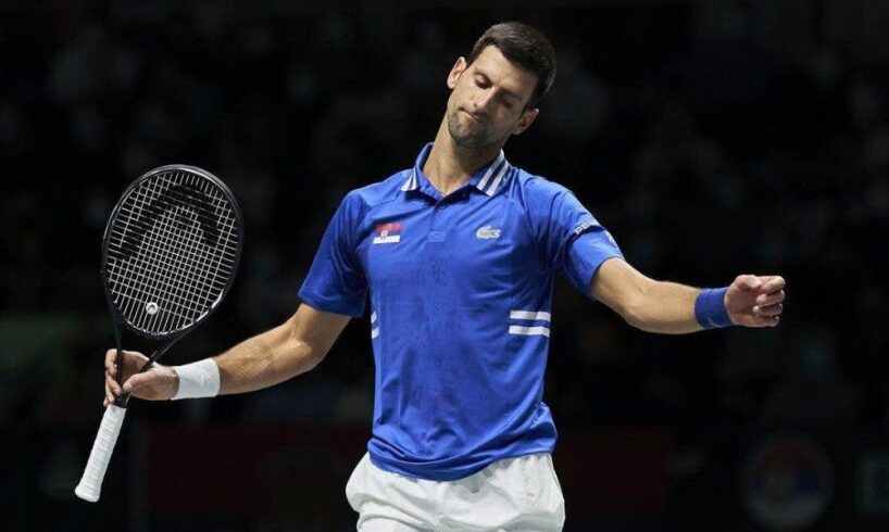 Tennis, Djokovic vince il ricorso sul visto per gli Australian Open: esplode la gioia dei tifosi