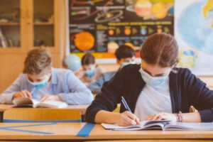 Covid, in Sicilia domani gli studenti tornano in aula. Lagalla: “Non ci sono condizioni per sospendere attività didattiche”