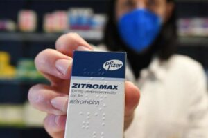 Covid, Zitromax torna a fine febbraio: linee guida non prevedono uso contro il virus