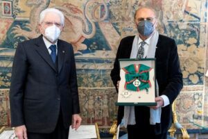 Alto gradimento di Mattarella per Renzo Arbore: lo nomina Cavaliere di Gran Croce