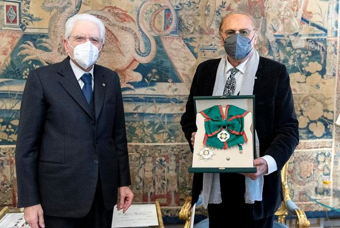 Alto gradimento di Mattarella per Renzo Arbore: lo nomina Cavaliere di Gran Croce