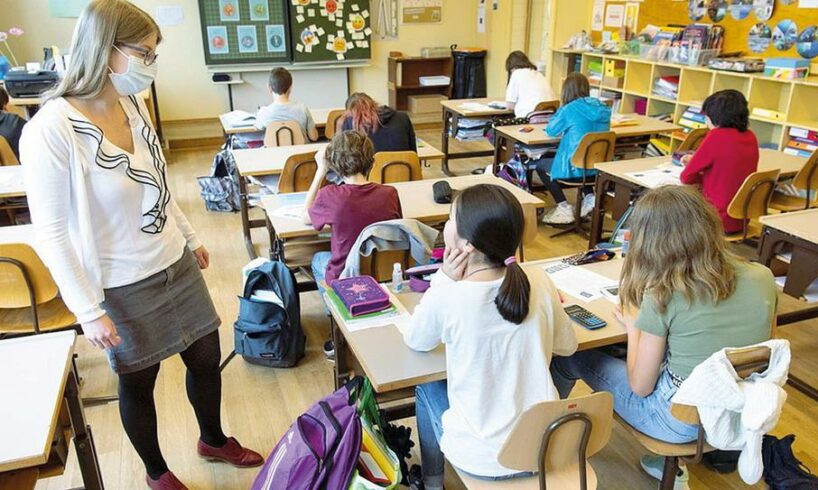 Scuola, in ‘zona gialla’ niente ordinanze di chiusura: la decisione dei sindaci siciliani. Pogliese: “I giovani hanno bisogno di socialità”