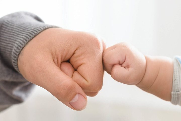Covid, positivo un bebè su 50 nati da mamme contagiate: rischio parto prematuro per gestanti