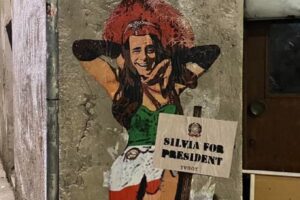 TvBoy trasforma Berlusconi in Silvia stile Moulin Rouge: nuova opera dello street art