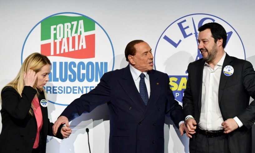 Quirinale, Berlusconi scioglie (forse) la riserva in un vertice: passo indietro o scalata del Colle?