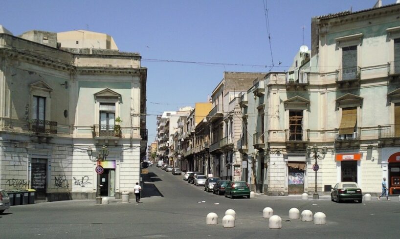 Paternò, aggredisce e minaccia la moglie che non vuole soddisfare le sue richieste intime: 44enne arrestato per maltrattamenti