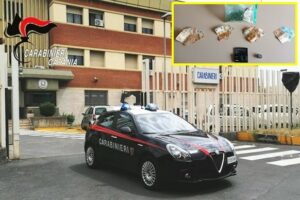 Bronte, busta con 110 gr di marijuana dentro l’auto: 20enne di Maniace arrestato e 16enne denunciato