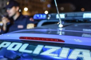 Agenti del commissariato di Adrano e della Squadra mobile di Catania hanno arrestato un giovane di 22 anni,